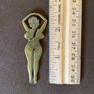 Solid Brass Lady is a roach holder ‼️